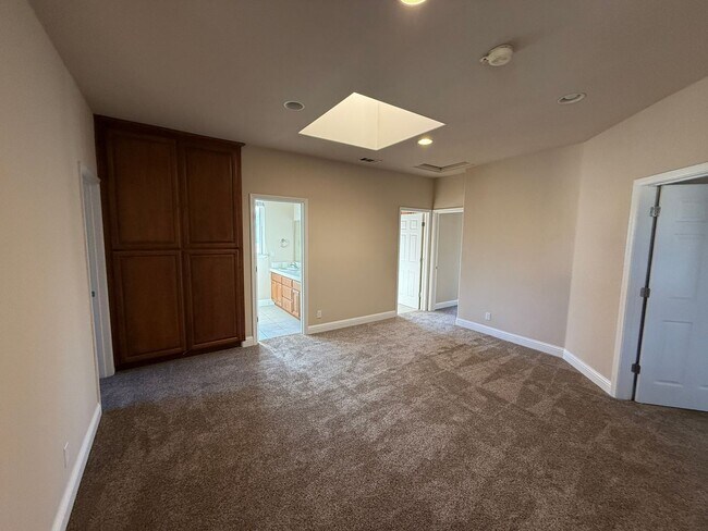 Building Photo - $4795 - Beautiful 5 Bedroom 3 Bath Home wi...