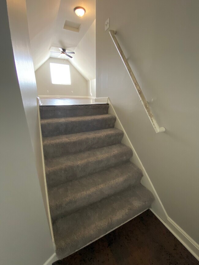 Building Photo - 2901 28th Ave S