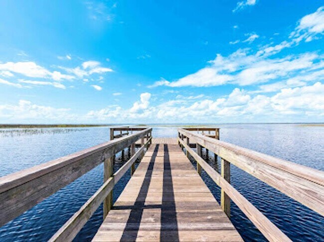 Building Photo - St. Cloud 4 Bedroom, 4 Bathroom Pool Home with Lake View