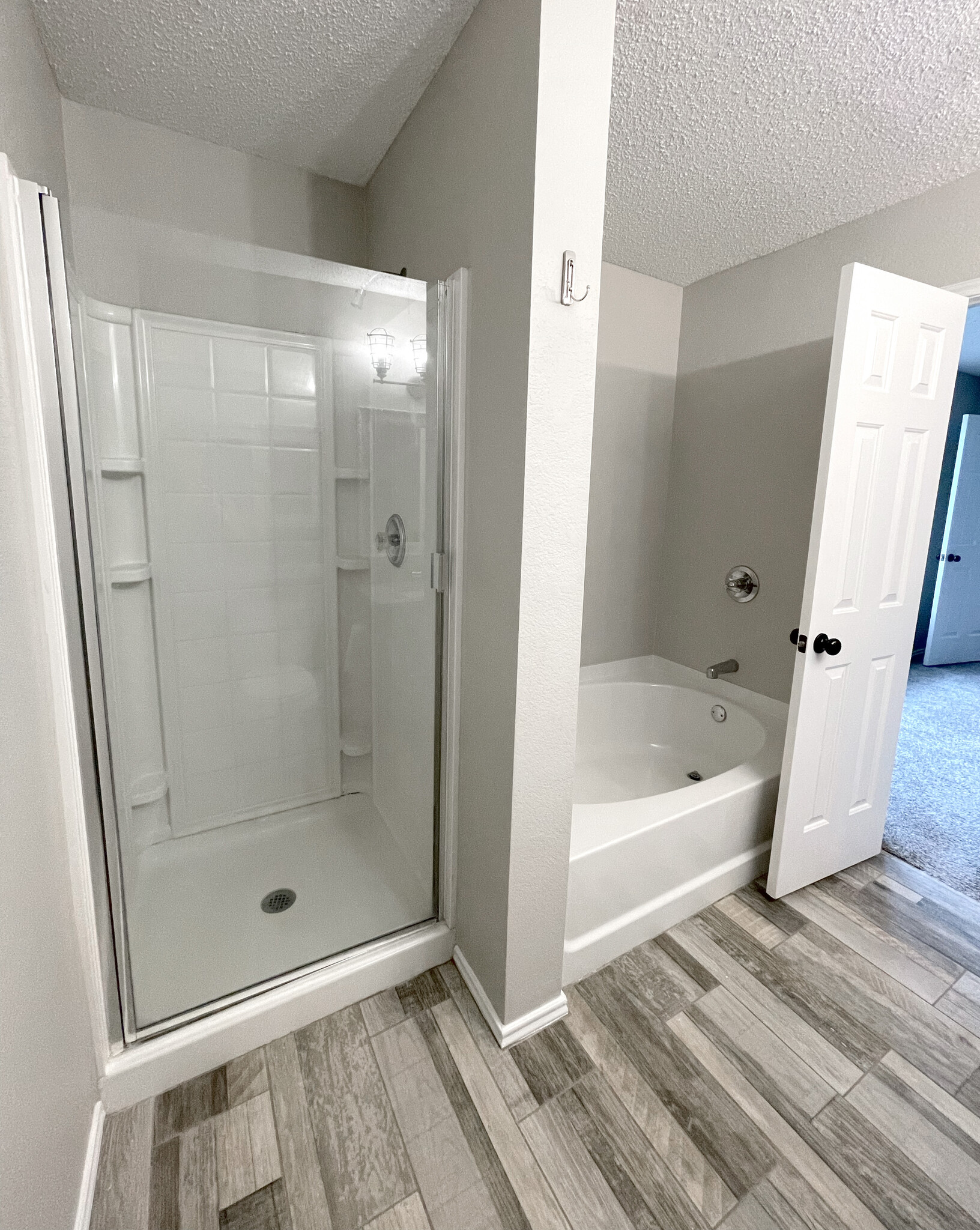 Master Bath - 1419 Windy Meadows Dr