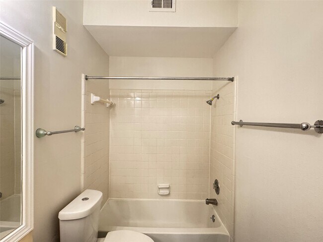 Building Photo - 6500 Harbor Town Dr