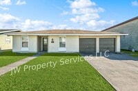 Building Photo - Modern & Spacious 4-Bedroom Home in Gretna