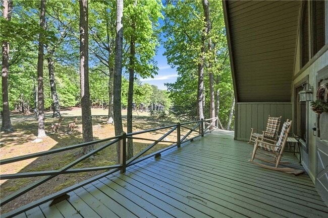 Building Photo - 114 Cherokee Dr S