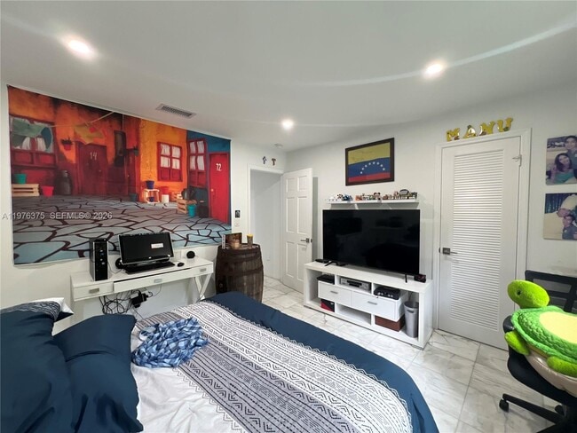 Building Photo - 4934 NW 94th Doral Pl