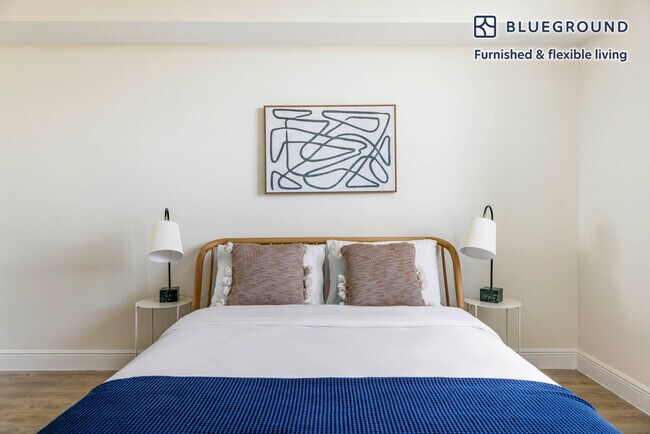 Building Photo - 987 SW 37th Ave