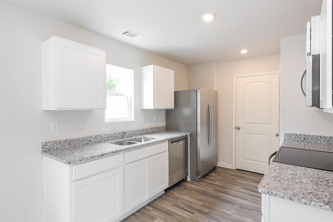 Building Photo - 679 Farmstead Trail