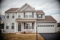 Building Photo - 220 Callie Dr