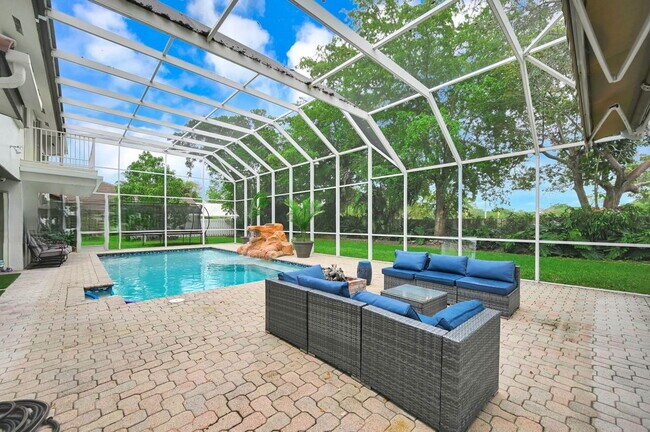 Building Photo - Southwest 111th Terrace, Miami, FL 33176 - 5 BR 3.5 BA single-family home