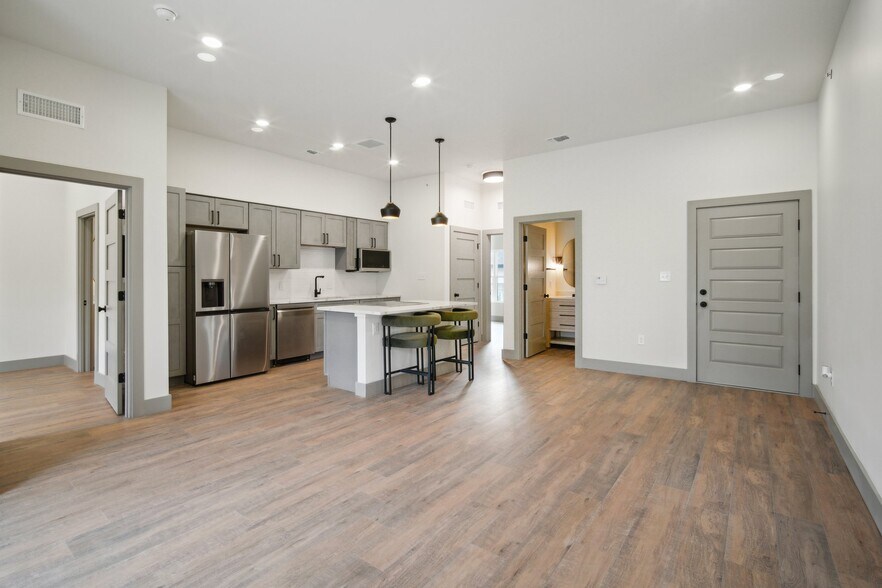 Building Photo - 2450 Wickersham Ln