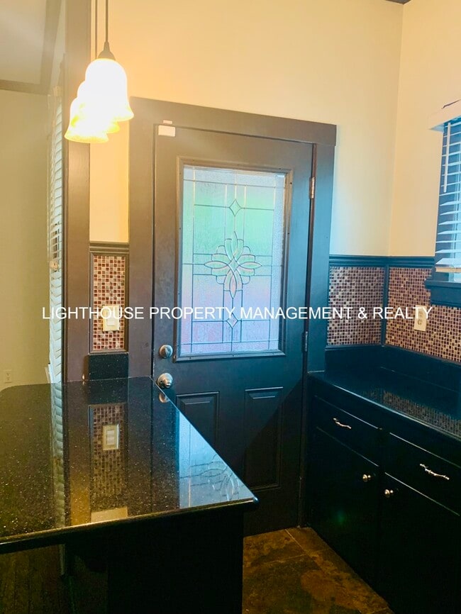 Building Photo - Coming Soon! Charming 2 Bedroom Home in Historic San Marco!