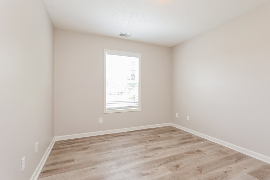 Building Photo - 104 Elway Ct