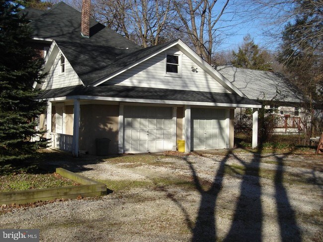 Building Photo - 136 Highland Ave