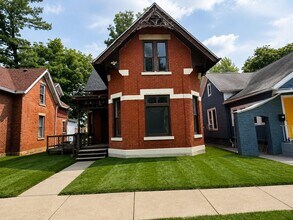 Building Photo - 2431 Fox Ave
