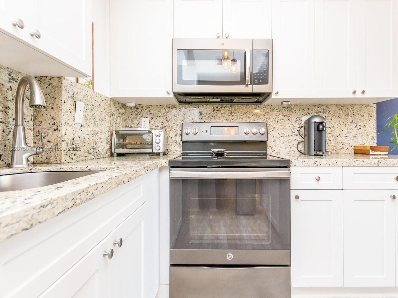 Building Photo - 3500 Coral Way