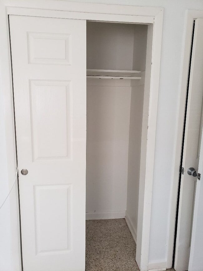 Building Photo - WR-2 Bliss Duplex