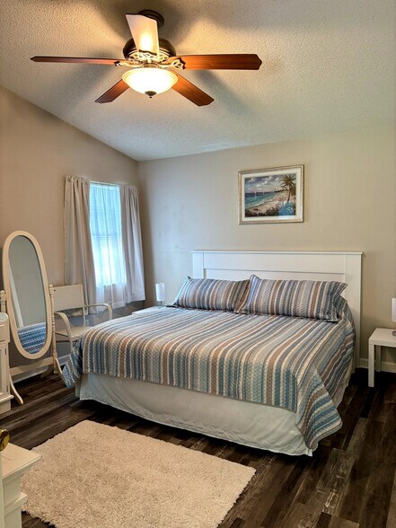 Building Photo - 1870 Mary Ellen Dr