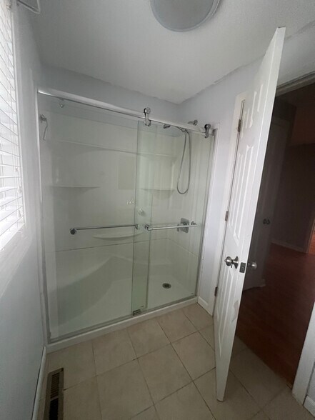 Building Photo - 775 Chicopee St