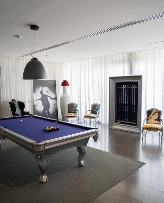Building Photo - 475 Brickell Ave