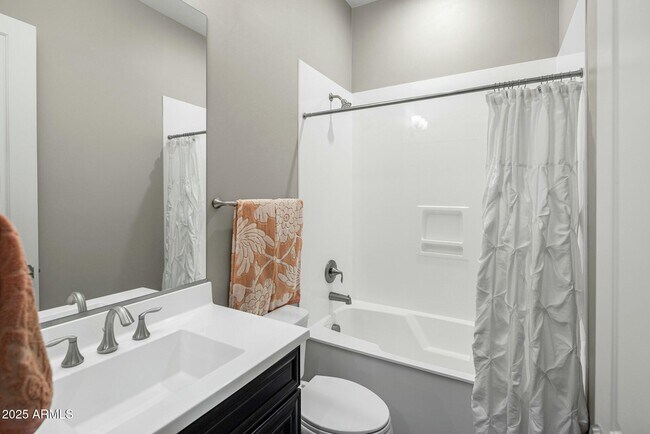 Building Photo - 2051 E Aris Dr