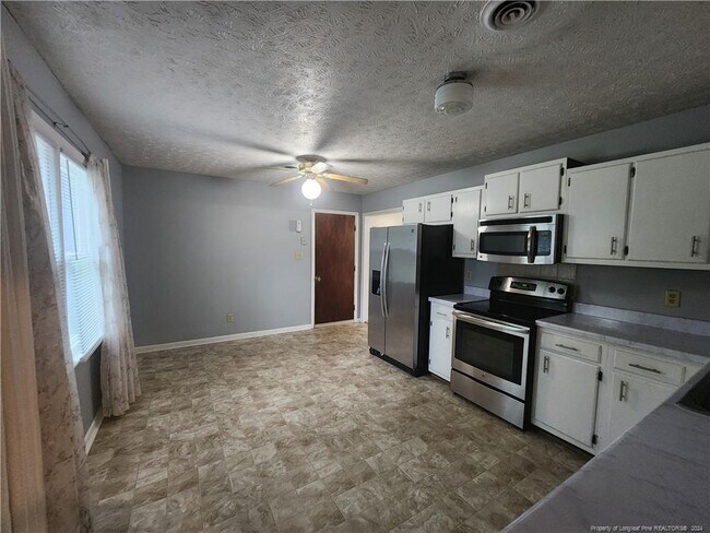 Building Photo - 987 Lisa Ave