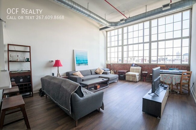 Building Photo - Liberties Lofts Three Bedroom / Two Bathroom