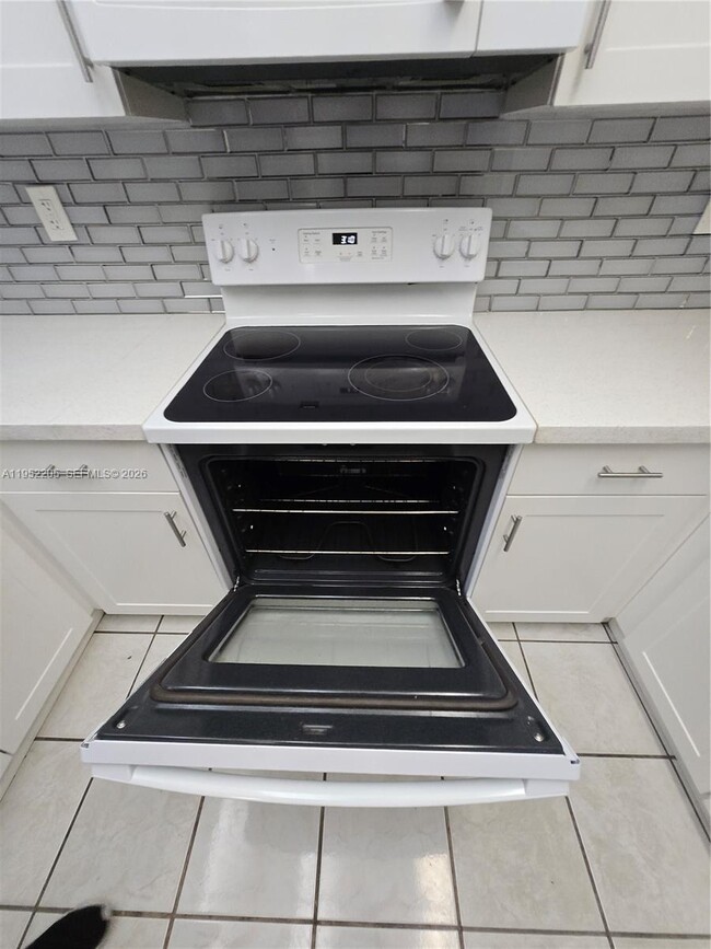 Building Photo - 12219 SW 14th Ln