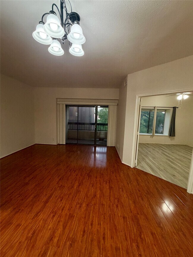 Building Photo - 2213 S Braeswood Blvd