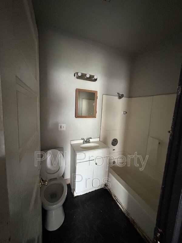 Building Photo - 1010A S 26th St