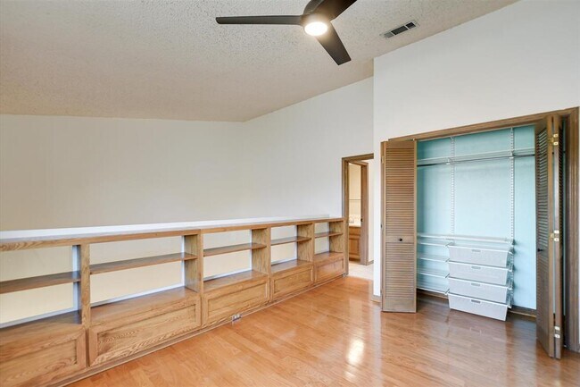 Building Photo - 3318 Foster Ln