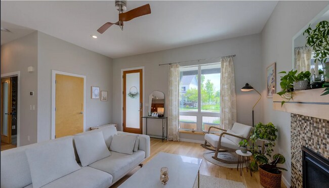 Building Photo - AMAZING LOCATION 5 Bed 4 Bath Home in Loui...