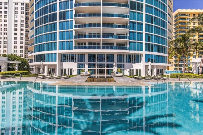 Building Photo - 2711 S Ocean Dr