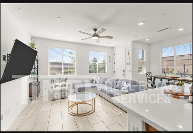 Building Photo - 5301 E Commerce Way