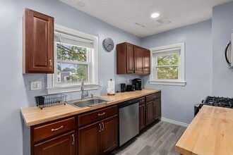 Building Photo - 51 Wallingford Rd