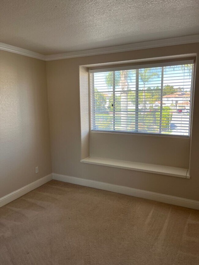 Building Photo - Nice 3 Bedroom home in Rancho Del Oro