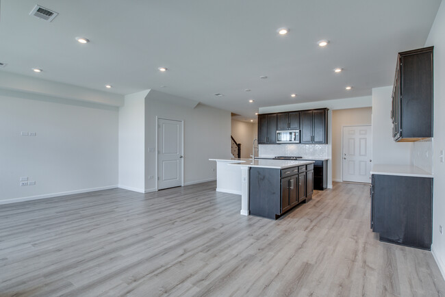 Building Photo - 2287 Ryegrass Ln