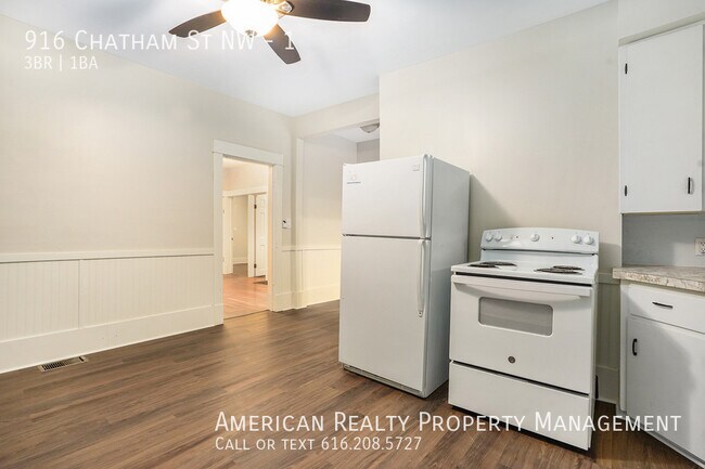 Building Photo - 916 Chatham St NW