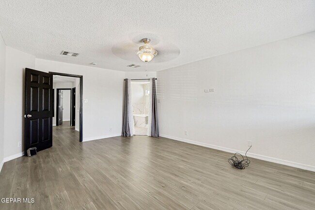 Building Photo - 13913 Golden Mesa Ct