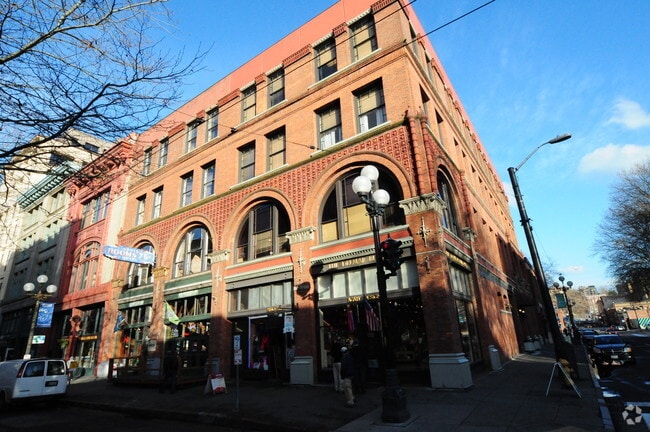 Building Photo - 114 1st Ave S