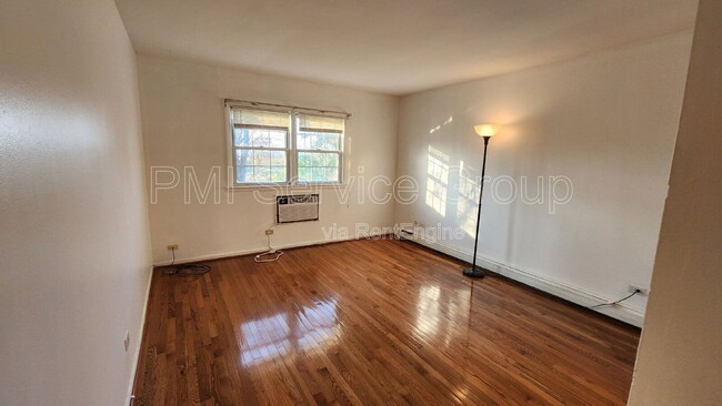 Building Photo - 2331 Ogden Ave