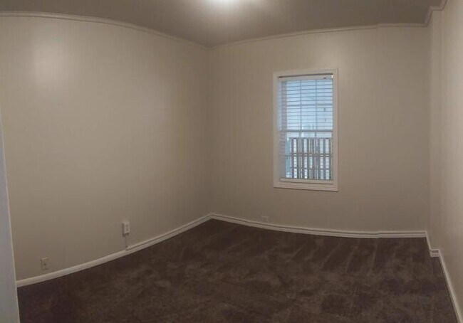 Building Photo - 272 N 100 E