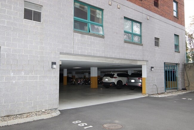 Building Photo - 175 Cottage St