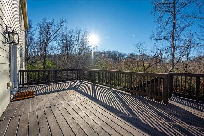 Building Photo - 5875 Chestnut Dr