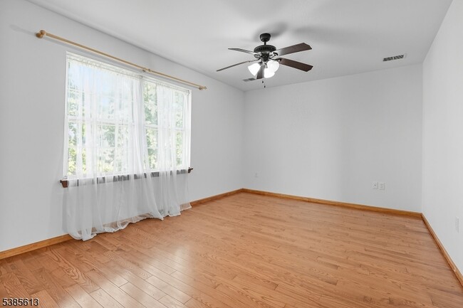 Building Photo - 87 Cottage St