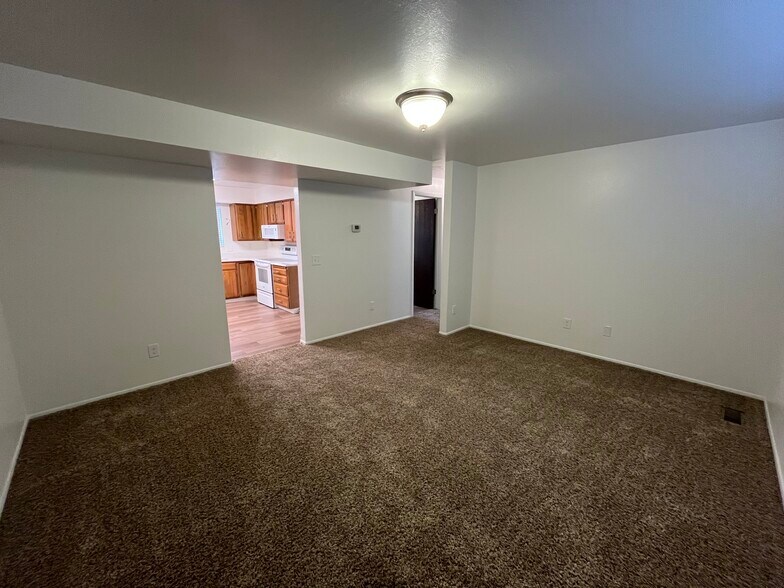 Building Photo - 157 E 850 S