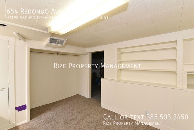 Building Photo - Talk about prime location! $200 Off Move i...