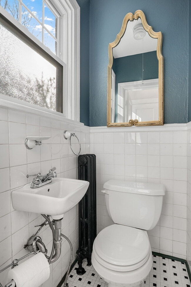 Building Photo - Standout 3-bed, 1.5-bath 1930s Richmond home full of vintage charm