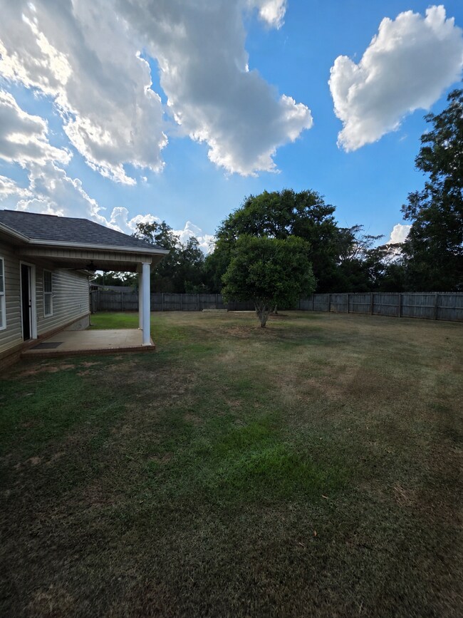 Building Photo - 107 Camellia Dr