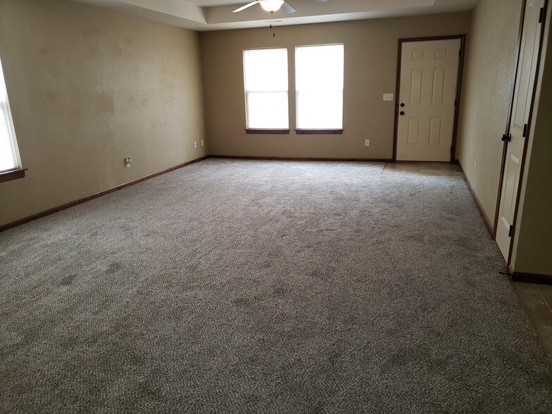 Living Room - 111 SW Rose Garden St