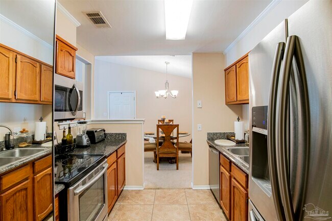 Building Photo - 7171 N 9th Ave