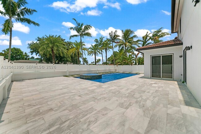 Building Photo - 3040 SW 44th St